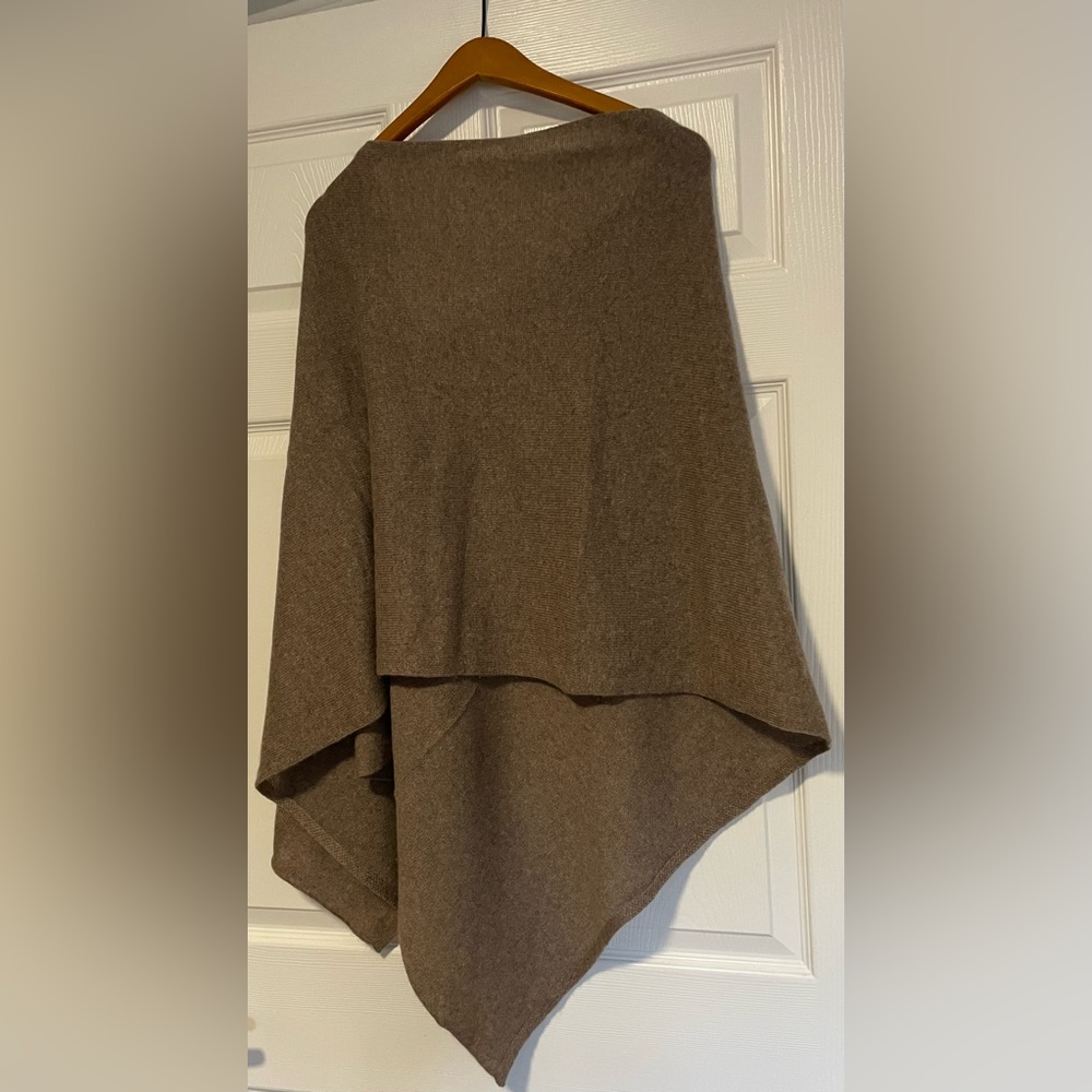27 Miles Malibu, Beautiful Cashmere Poncho Wrap! Super stylish and cozy! - Picture 2 of 7